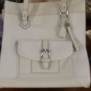 Coach Elegant Cream Shoulder Bag